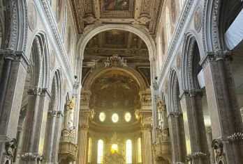 意大利那不勒斯市区网红景点-新堡-Toledo地铁站包车精选【专属客服和本地中文司机，一家一团包车】