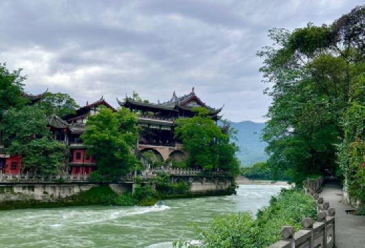 都江堰景区【2小时专业讲解 | 多语言精讲  | 可包团】【[优选导游]蜀人说优选讲师深度讲解，熟悉古蜀文化，多年讲解经验。】