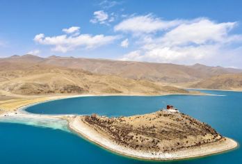 羊卓雍措+日托寺一日游【4人越野团+无人机航拍+户外火锅】【[4人小团+野奢火锅午餐]越野小团，赠一人一瓶3L钢瓶氧气 或 一车一瓶10L钢瓶氧气】