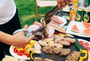 广州+艾米稻香小镇一日游【稻香烧烤套餐丨含天幕+配菜等】【[美景相伴]回归大自然，树林和山水间寻一抹静谧，在营地享受慢生活节奏，一处静谧之地】