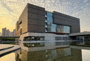 安徽省博物院+李鸿章故居+包公园一日游【2-8 人精致小团】【品读千年徽韵，探秘淮军风云，追寻青天遗风[沉浸历史长河与人文传奇◆2-8 人深度小团]】