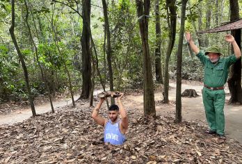 古芝地道半日游（含英语/中文/日语导游）【你将探索错综复杂的隧道，深入了解它们的建造方式、用途以及越南籍士兵的巧妙方法。 体验独特的地下陷阱和生活 了解越南的历史和文化】