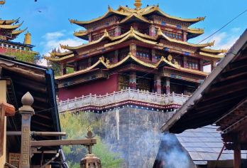 香格里拉大巴一日游【三江并流奇景+草原风光：打卡罕见“V”字形长江第一湾，漫步依拉草原，草原与湿地相连如油画】