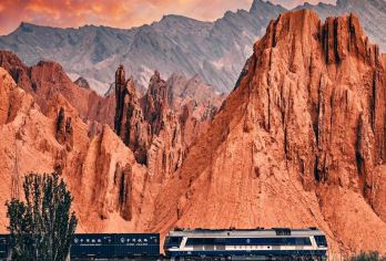 克孜尔千佛洞+克孜尔红石林+烈焰泉一日游【2人起发】【舒心假期：6人内精致小团，全程无强制消费，不进购物店，舒心无忧！】