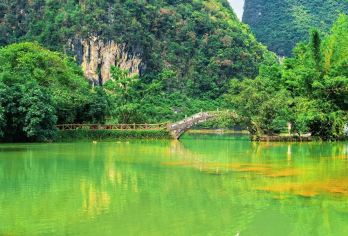 南宁—通灵大峡谷/古龙大峡谷—鹅泉【多种路线可选】【[品质服务]五座/七座专车上门接送，专职司机保驾护航，安心出游!】