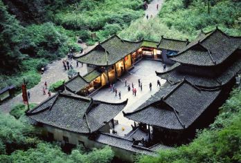 重庆武隆天生三桥+龙水峡地缝+乌江画廊一日游私家团【VIP豪华私人小团，行程自在，轻松惬意，12小时畅玩重庆旅游胜地】