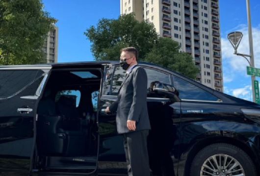 台湾 桃园机场  台北市/新北市 机场接送【台北各地皆能接送上下车，轻松往返桃园机场，不需排队等计程车或大众交通运输】