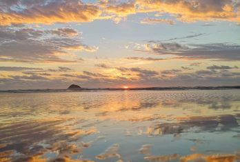 新西兰奥克兰 怀·欧·塔普地热仙境-胡卡瀑布可定制南北岛包车【专属客服和本地中文司机，一家一团包车】