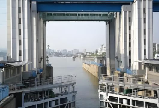 交运两坝一峡游船半日游【乘游轮过葛洲坝船闸+船观西陵峡】【[出游保障]长江三峡系列游船是长江上设备先进，功能齐全，观光性能佳的高质休闲观光游轮。】