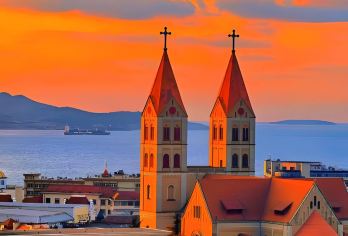 【纯玩包车】小麦岛+石老人海水浴场+五四奥帆+信号山市内游【[专属定制]景点随心选，车型任你挑！一站式满足青岛出行需求，专业服务 + 灵活搭配，主打一个让你满意】