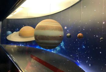 北京天文馆一日游【解码宇宙奥秘，点燃科学梦想▲亲子研学】【[趣味研学]解决参观痛点：我们梳理清晰天文脉络，讲解从孩子兴趣点切入，语言通俗有趣，激发好奇与提问】