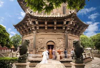 泉州梧林村+开元寺+西街+妆糕人+橘若下午茶一日游【9 人精致小团：岛内免费接送，漫游梧林村/ 开元寺 / 西街，行程灵活。】