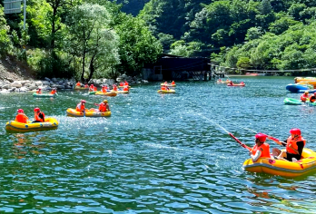 【首漂钜惠/多套餐可选】秦岭峡谷漂流一日游【赠旅意外险】【全长7公里，落差150米，时长2小时，拥有19个弯道和10处激流险滩！】