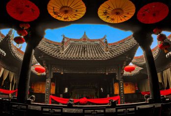 湖广会馆+山城巷+云端之眼：探秘重庆文化，母语导游陪同一日游【多语种导游为您服务，将用您的母语与您沟通交流】