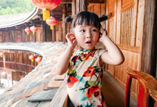 亲子特惠•特价云水谣古镇一日游6/18人大小团+厦门漳州可接【[轻奢头等舱小团]头等舱小团安心，赠土楼博物馆登楼提线木偶戏窥探土楼全景，呐喊泉/舞龙舞狮/天空之境】