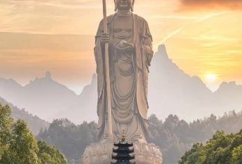 安徽池州包车一天游10小时/快速打卡九华山+肉身宝殿+化城寺【九华云海一日览，翠峰古寺入画来。含专业导游服务】