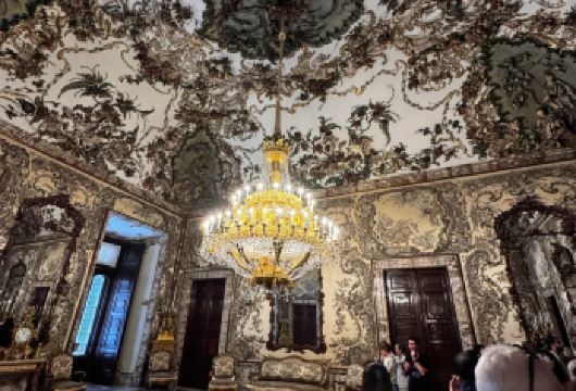 西班牙马德里市区-马德里王宫-太阳门广场等-可包车-精选【专属客服和本地中文司机，一家一团包车】