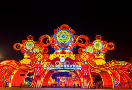 自贡灯会一日游【[站直达·免转车] 直通车直达灯会核心园区，下车就能直接赏灯】