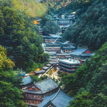 首尔出发｜丹阳救仁寺 + 温达洞窟 + 岛潭三峰一日游