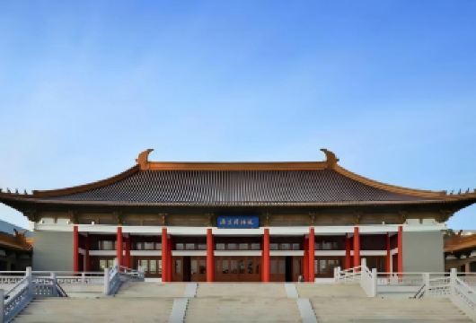 南京博物院一日游《不含预约2小时人文讲解》【2小时深度讲解，（大型节假日25人左右），赠蓝牙耳麦，】