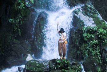 腾冲高黎贡山徒步【丛林荒野厨房+五合梯田+野温泉+龙江美景】【[荒野厨房]请认准正版荒野厨房，是建在森林里面，在步步过程中，森林里面用餐，有天然的溪流和山泉水】