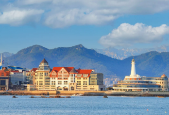 栈桥+五四广场+圣弥厄尔教堂+八大关一日游【9人以内拼小团】【[VIP纯玩]9人小团，随心畅游旅游达人推荐线路，老司机，贴心导游带您玩转青岛】