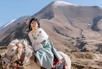 西藏拉萨纳木措圣象天门一日游 拼团自由，说走就走超畅快！【私密小团体验：4人小团出行，自由随性，念青唐古拉山的美景，不被大团节奏束缚。】