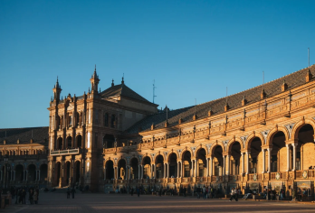 西班牙马拉加海滩+‌阿尔卡萨瓦城堡【中文司机/可订多日】【免费量身定制行程，多日行程包车巨惠！详情可咨询客服人员！】