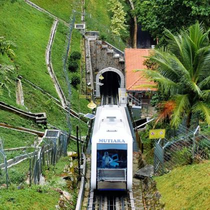 槟城升旗山 榴莲园等4h/8h一日包车游 中文司机行程可调整