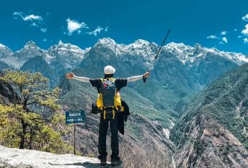 中虎跳一日游【虎跳峡徒步直通车+奔驰商务接送直达徒步起点】【景区直达，便利出行我们提供专业的拼车服务！】