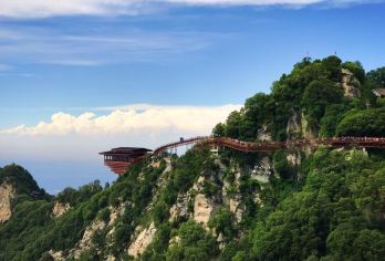 少华山国家森林公园【空中之城】一日游【道教名山，西岳华山姊妹山，被誉为“陕西九寨沟”。有玻璃栈道等特色体验】