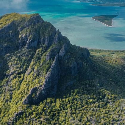 毛里求斯莫纳山/黑河谷徒步+山顶餐厅