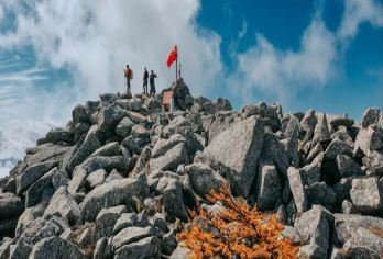 【赏秋+挑战冰晶顶】西安朱雀国家森林公园直通车一日游【[品质纯玩]无强制消费，轻松游玩】