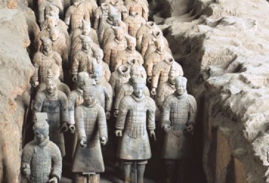 西安中/英文兵马俑讲解半日游-无购物团(上午/下午）【参观“世界第八大奇迹”之一的秦兵马俑博物馆，聆听文物背后的故事。】