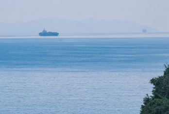 深圳一日游·纯玩大梅沙·金色海岸游艇·盐田海滨栈道·地王观光【大梅沙踏浪逐沙，拥揽碧海蓝天，赤脚踩软沙、沐海风，解锁纯玩海滨惬意时光。 ​】