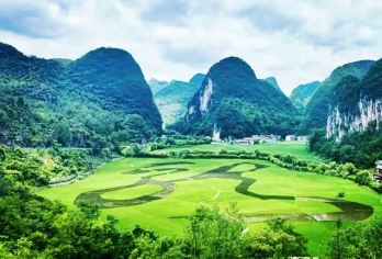 黄果树瀑布+龙宫一日游私家团|纯玩无购物|上门接送【[小车小团专属司机]灵活行程顺序可调，私密舒适不赶场，一价含双景门票与用车，深度解锁瀑布溶洞奇观。】