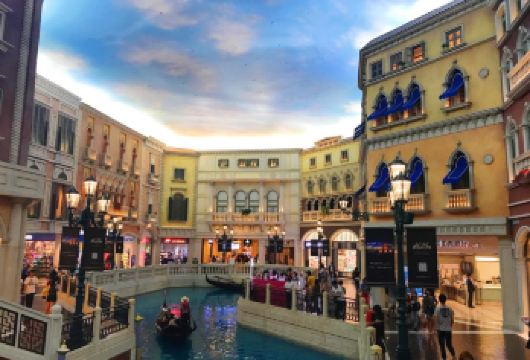 澳门经典景点一日游【包车上门接+大三巴+威尼斯人+可自定行程【网红打卡景点+上门接送+出发时间自由安排+司兼向导+行程可随意更改，希望您有一次愉快的旅游体验！】