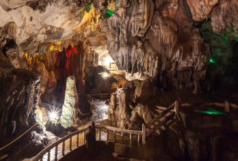 万荣一日游【坦江/水下溶洞+滑索+南松河皮划艇+蓝色泻湖1】【车接送】