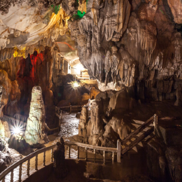 万荣一日游【坦江/水下溶洞+滑索+南松河皮划艇+蓝色泻湖1】