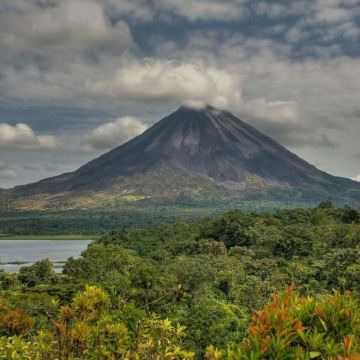 哥斯达黎加+火山+瀑布（定制包车）