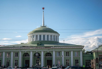 俄罗斯 摩尔曼斯克-接送站/接送机（可定制周边游）酒店接送【专属客服和本地中文司机，一家一团包车】