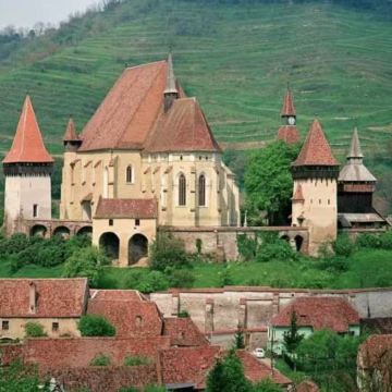 布加勒斯特出发：德古拉城堡、佩莱斯城堡及布拉索夫之旅