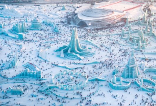 太阳岛雪博会+哈尔滨冰雪大世界【下午场*冰雪大世界畅玩】【您走的每一步都有芬芳国旅的温度，反复踩线，推出多种组合随心搭配，总有一款适合您。】