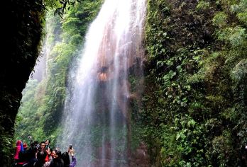 “金龟戏瀑”“十里百丈绝壁”【云龙地缝+五彩黄龙瀑布】【中文司机】