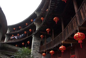 龙岩冠豸山景区+古田会议会址一日活动【往返独立用车】【适合家庭出游增进亲子互动】