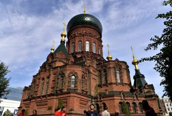 哈尔滨中央大街+圣索菲亚教堂+哈药六厂+俄罗斯风情街一日游【专车接送/行程可定制】