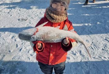 【亲子冬捕！限定】查干湖冬捕包车前排观礼+冰雪畅玩+全程暖车【全程车不熄火！不用怕孩子冻到！包车直达捕点，不需在-25度中步行！司导领到前排观赏！】