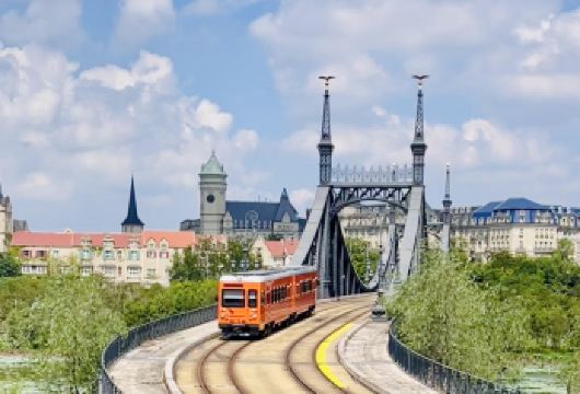 私家团上门接送|东莞可园+西溪古村+松山湖外观华为小镇一日游【私家旅行：一单一团，不拼客，专属旅行； 品质服务：5座/7座车上门接送，专职司机护航】