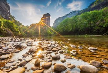 武夷山+九曲溪竹筏一日游【保证竹筏+7座别克商务GL8】【[独立车导]精华线路，精致小团，纯玩无购物】