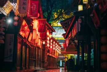 【2-8人私享团】杜甫草堂+锦里古街+武侯祠+宽窄巷子一日游【[安心游]三环内上门接送、独立用车、来去自由、时间您做主】